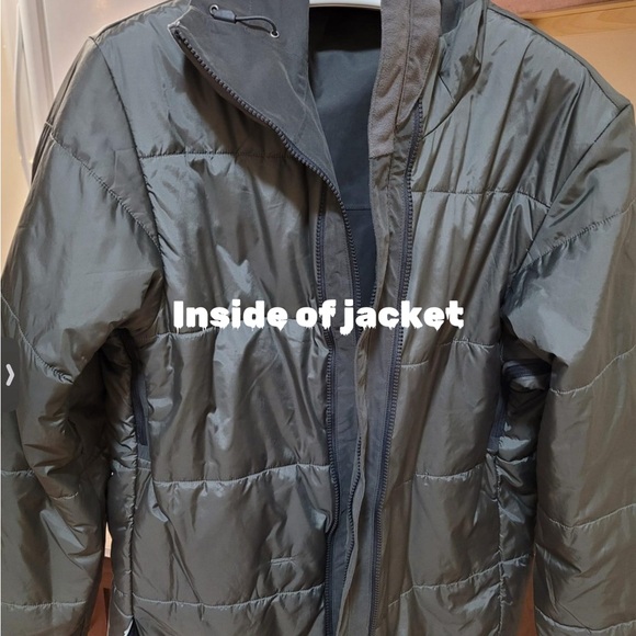 The North Face Waterproof Jacket With Hood - Picture 3 of 13